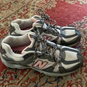 New Balance 410 size 8.5 Euro size 40